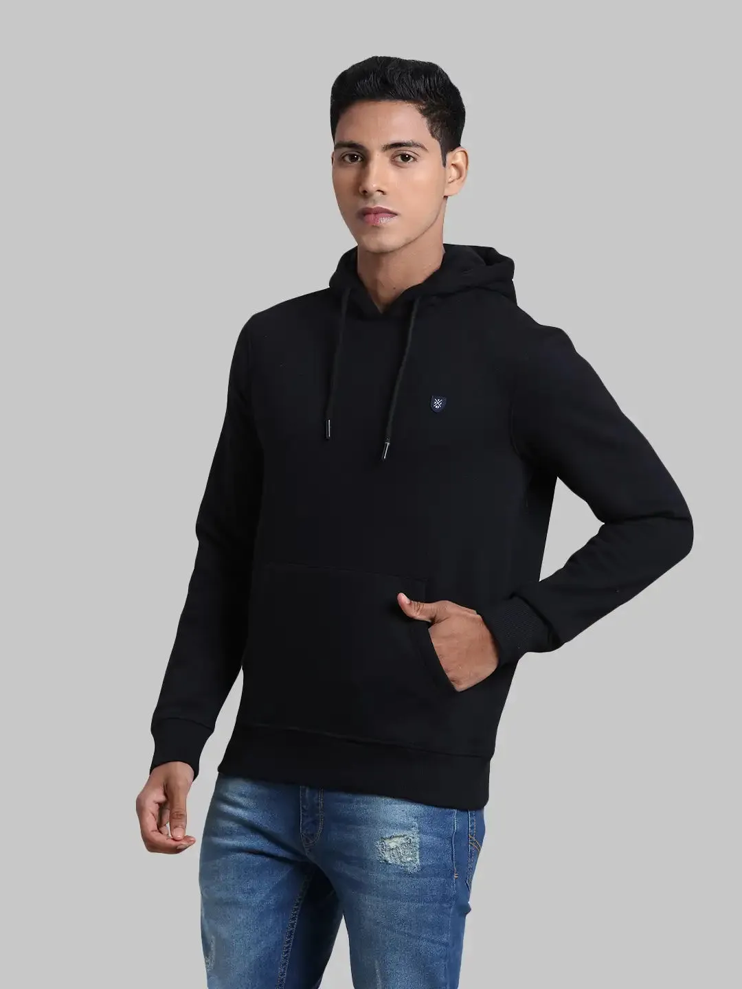 Men Black Tailored Fit Solid Cotton Full Sleeve Round Collar Sweatshirts